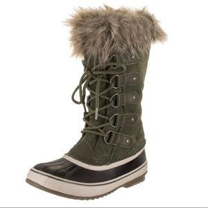 Sorel Women's Green Joan Of Artic Boots